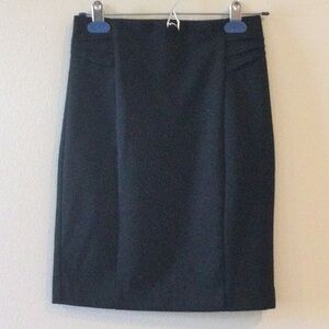 Elegant Black Pencil Skirt Express size oo